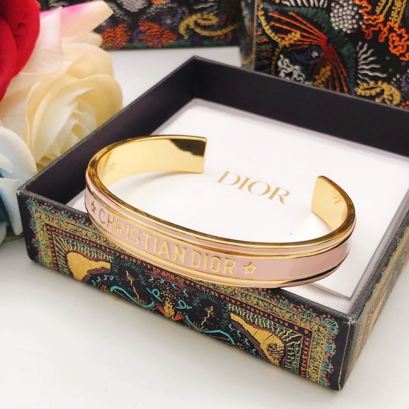 chr1st1an D10r bracelets